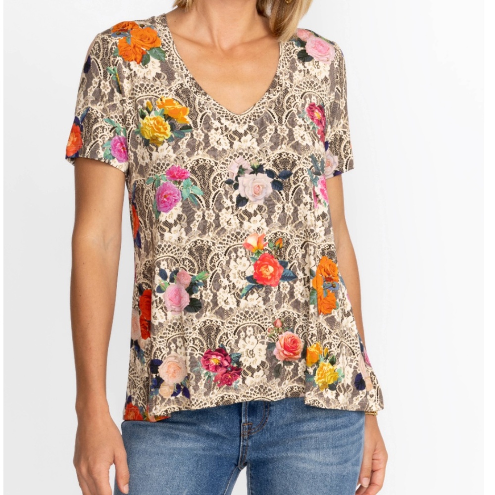 Johnny Was Janie V neck tee Roses and Lace size M